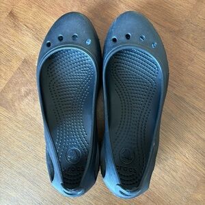 Crocs Kadee flats, W size 5; Water friendly flats excellent condition
